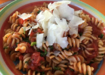 Spaghetti mit Petersilie und Knoblauch