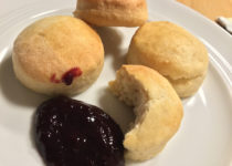 Scones mit Marmelade