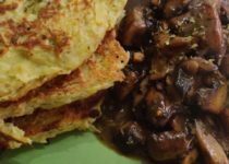 Selleriepuffer mit Pilzsauce